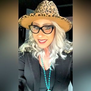 Meet your Posher, Courtney